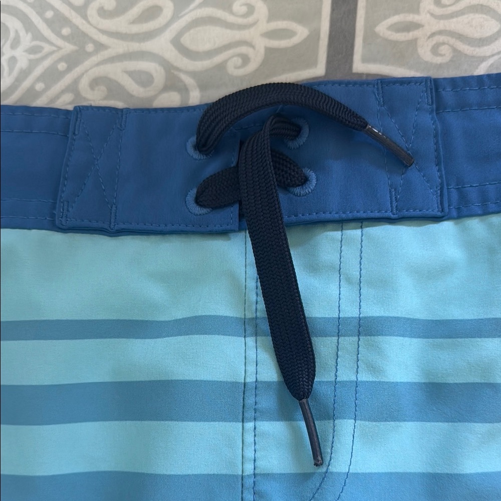 🐟 Abercrombie & Fitch Striped Swim Shorts 🐟 - Picture 3 of 6